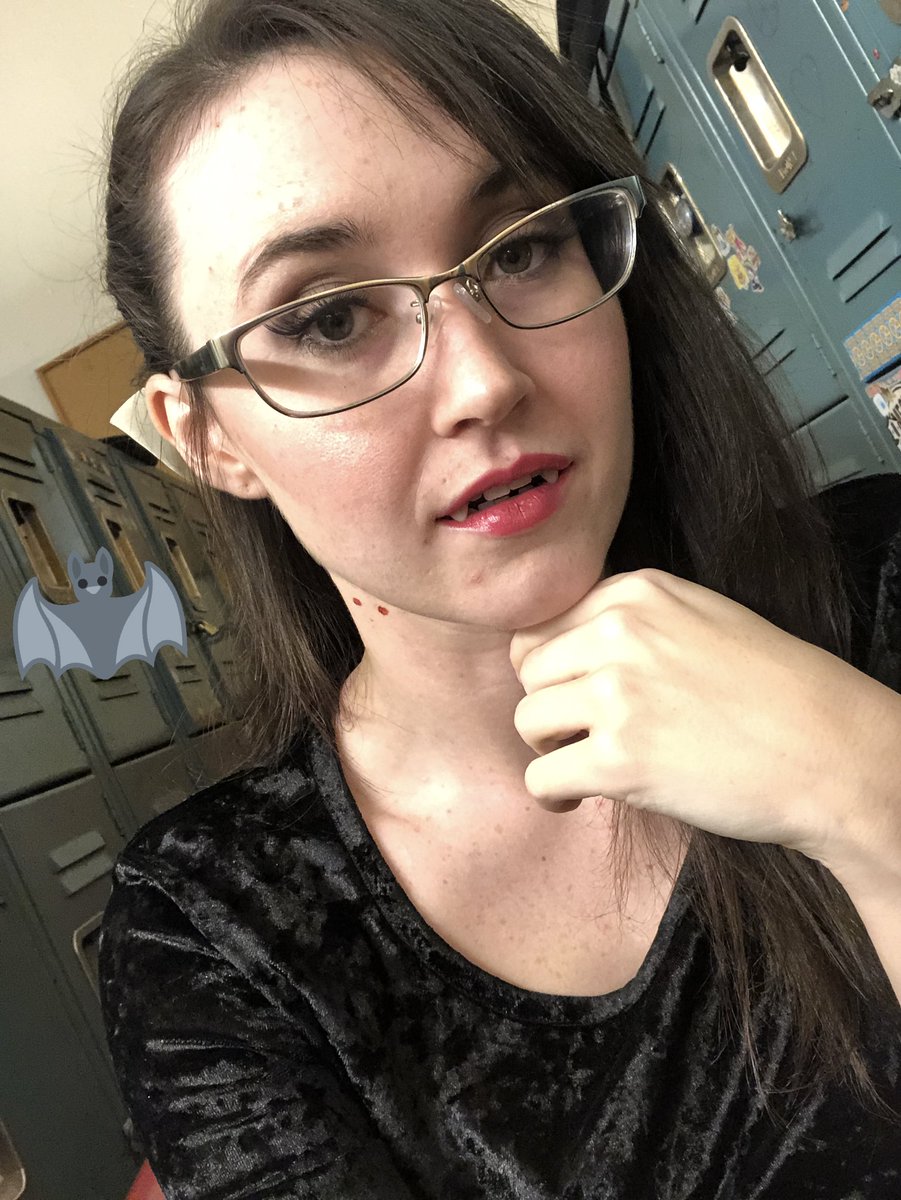 AllOfTheCuddles's tweet photo. Someone told me that Twitter is for selfies so here we go! #Selfie #MyFace #MonsterBall #Vampire #GamerGirl #HotNerd #IdRatherBePlayingDungeonsAndDragons https://t.co/h1OdsNcU6A