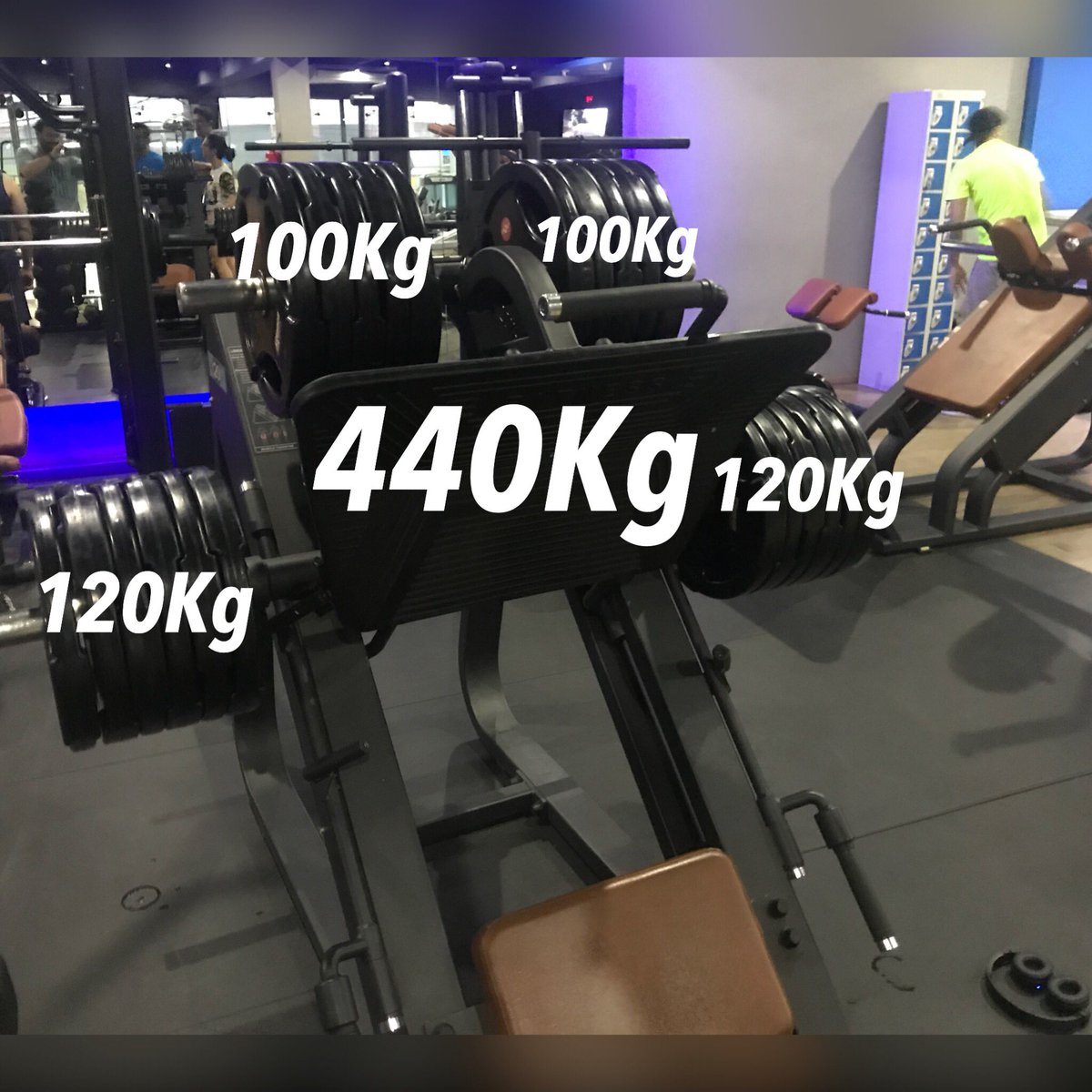 Lagrutta's tweet image. Recorde totalmente esmagado! &amp;gt;&amp;gt;&amp;gt;&amp;gt;&amp;gt; 440KG &amp;lt;&amp;lt;&amp;lt;&amp;lt;&amp;lt;&amp;lt;&amp;lt;&amp;lt;&amp;lt;&amp;lt; !!!!!
Todos os dias, precisamos ir ao nosso limite para chegar na perfeição! Obrigado aos professores pelas dicas! Ninguém consegue nada sozinho, ainda mais no esporte! 🏋🏻‍♂️💪🏻 #ForçaBruta #LegPress #LegPressMachine