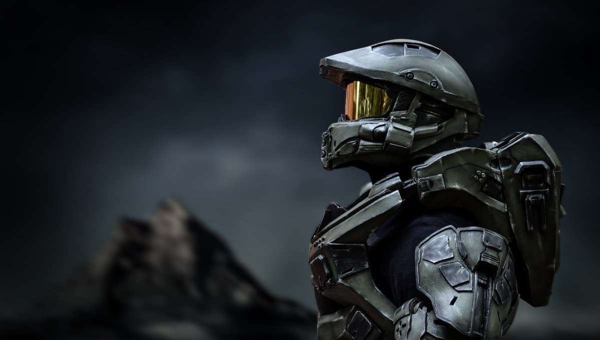 Halo's tweet photo. We're wrapping up a fan-focused PAX week with another fan-tastic Halo Community Spotlight. Come and check out some awesome art, montages, cosplay, screenshots, and more! #HaloSpotlight https://t.co/U5BxjeHlM2 https://t.co/dWO44WEiKC