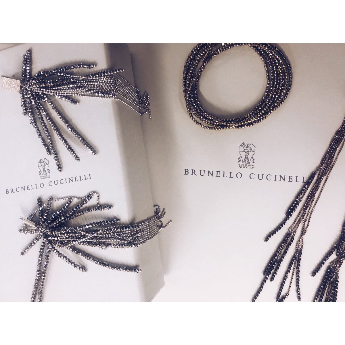 Vintage_Slang's tweet photo. In the studio with #BrunelloCucinelli #earrings #madeinitaly #accessories #fashion #photostudio https://t.co/jjDETdjYQd