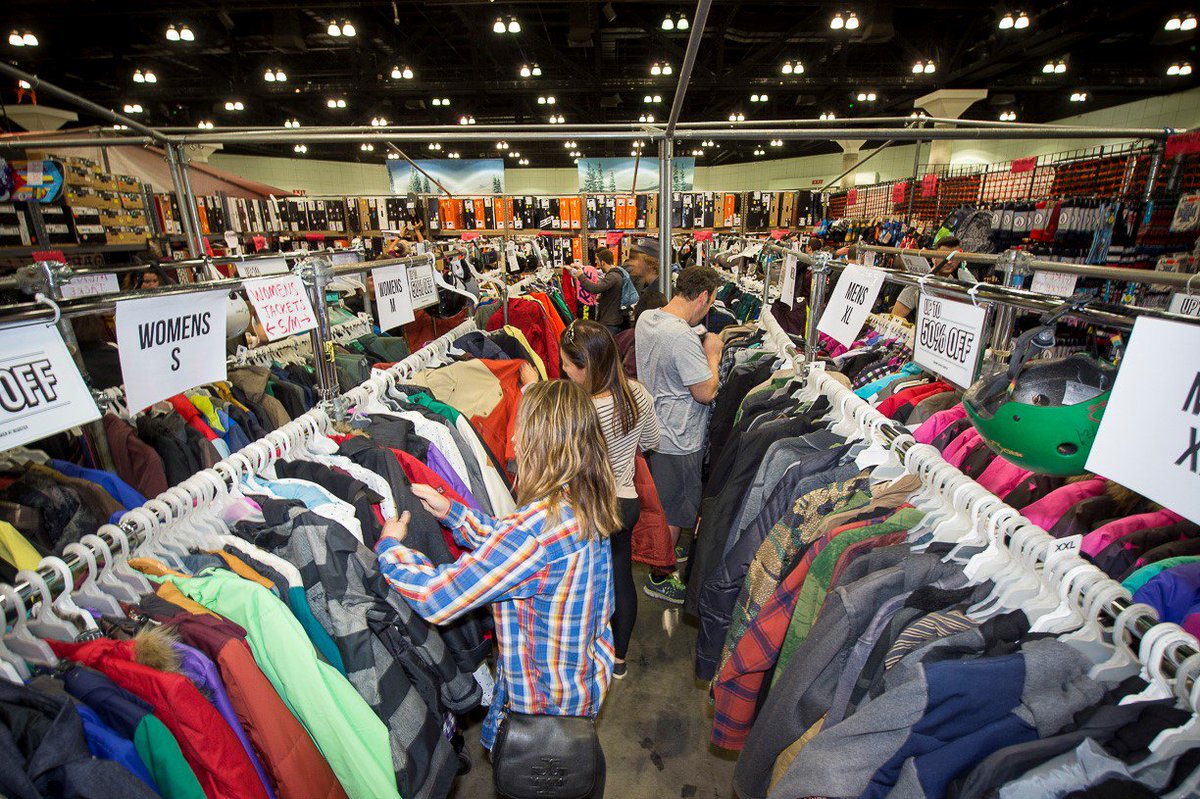 ski_dazzle's tweet photo. @Sierra_SDavis Did you know? Ski Dazzle-Los Angeles is celebrating 55 years! This November, Ski Dazzle will feature hundreds of exhibit booths showcasing ski and snowboard retailers as well as local and national winter resorts.   https://t.co/9MSeGBTpLC #WinterIsComing https://t.co/UYzjnqyXUc