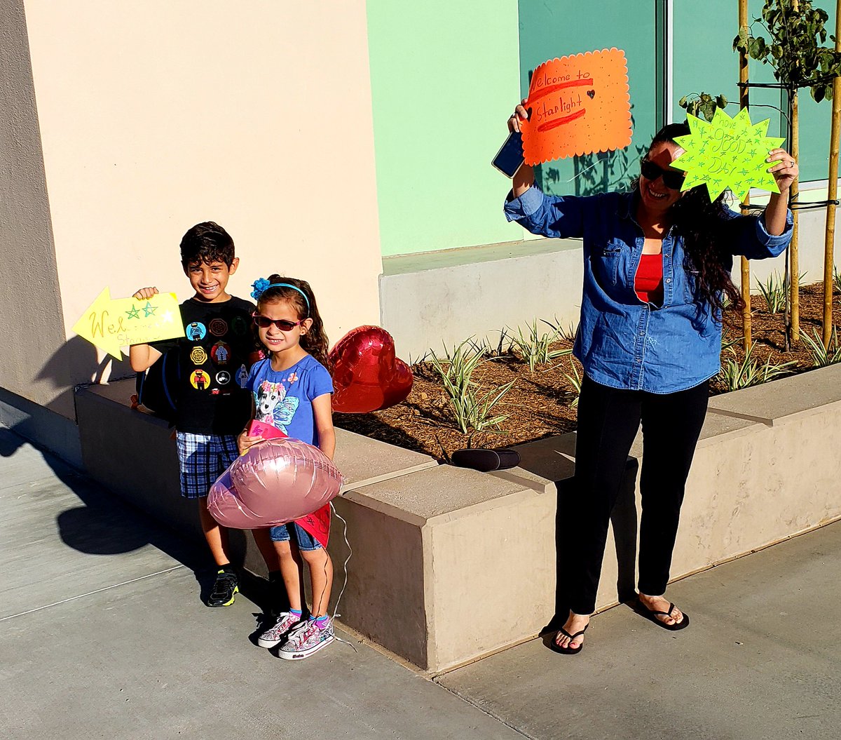 Beaumont_SD's tweet photo. Sept. may be #AttendanceAwarenessMonth, but school attendance matters everyday. Let's continue a culture of being at school, ready, & on time! #StarlightElementary students were greeted with encouraging words for the 100% Attendance Challenge! #BeaumontUSD #HomeSchoolCommunity https://t.co/xoYFXnHg9d