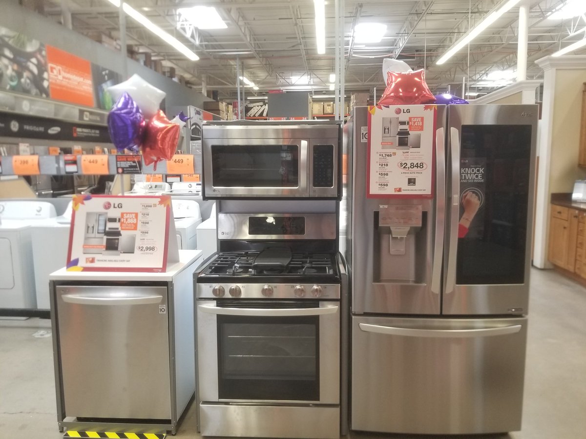 HomeDepot6552's tweet photo. Hey Amarillo do you need a new appliance for a great price! If so we are just the store for you, come check out our labor day prices on appliances! Come stop by at the store on soncy! #Amarillo #lowerprices #customersfirst https://t.co/aGRWJC2rYu