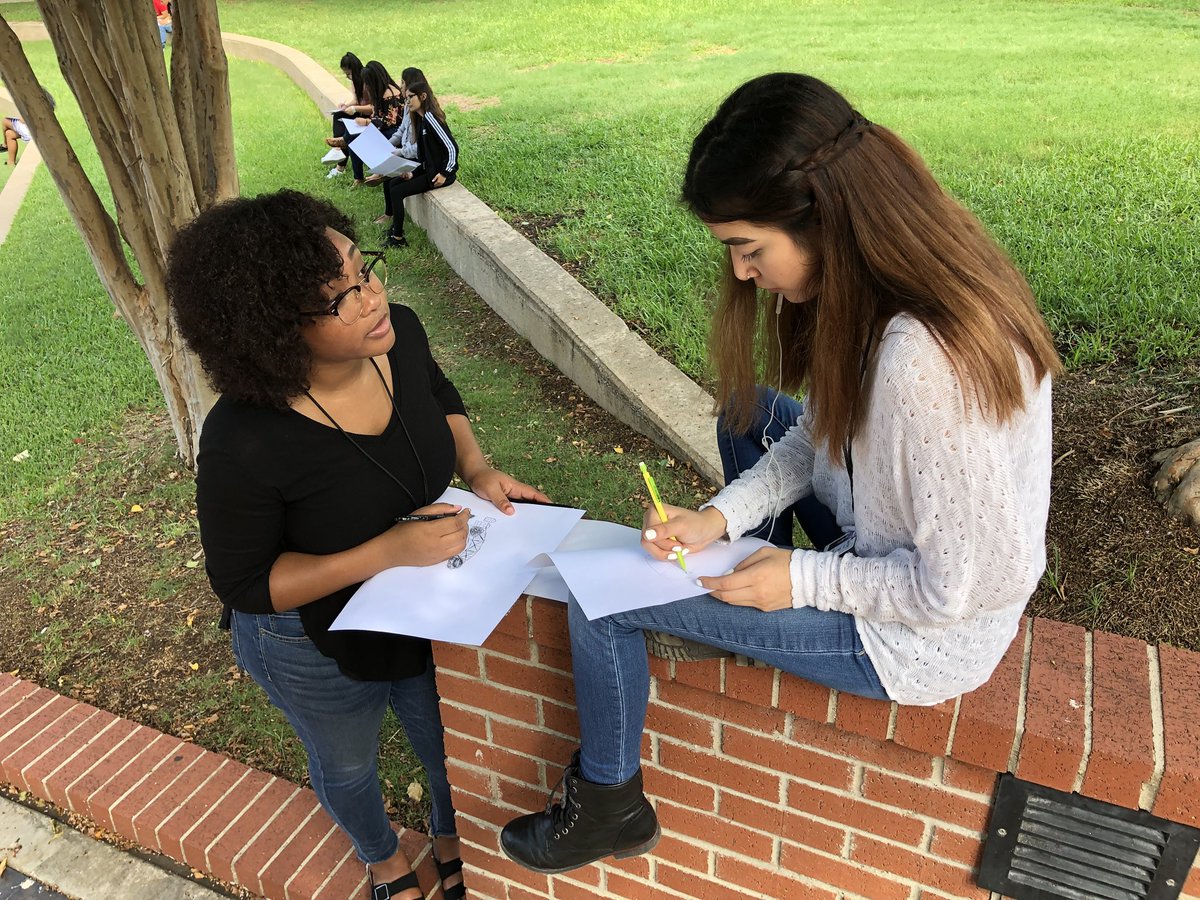 GuinnSpartans's tweet image. Thanks to Laura Grundler and Plano ISD for bringing an authentic urban art experience to 70 of our best and brightest! #PISDCreatesArt