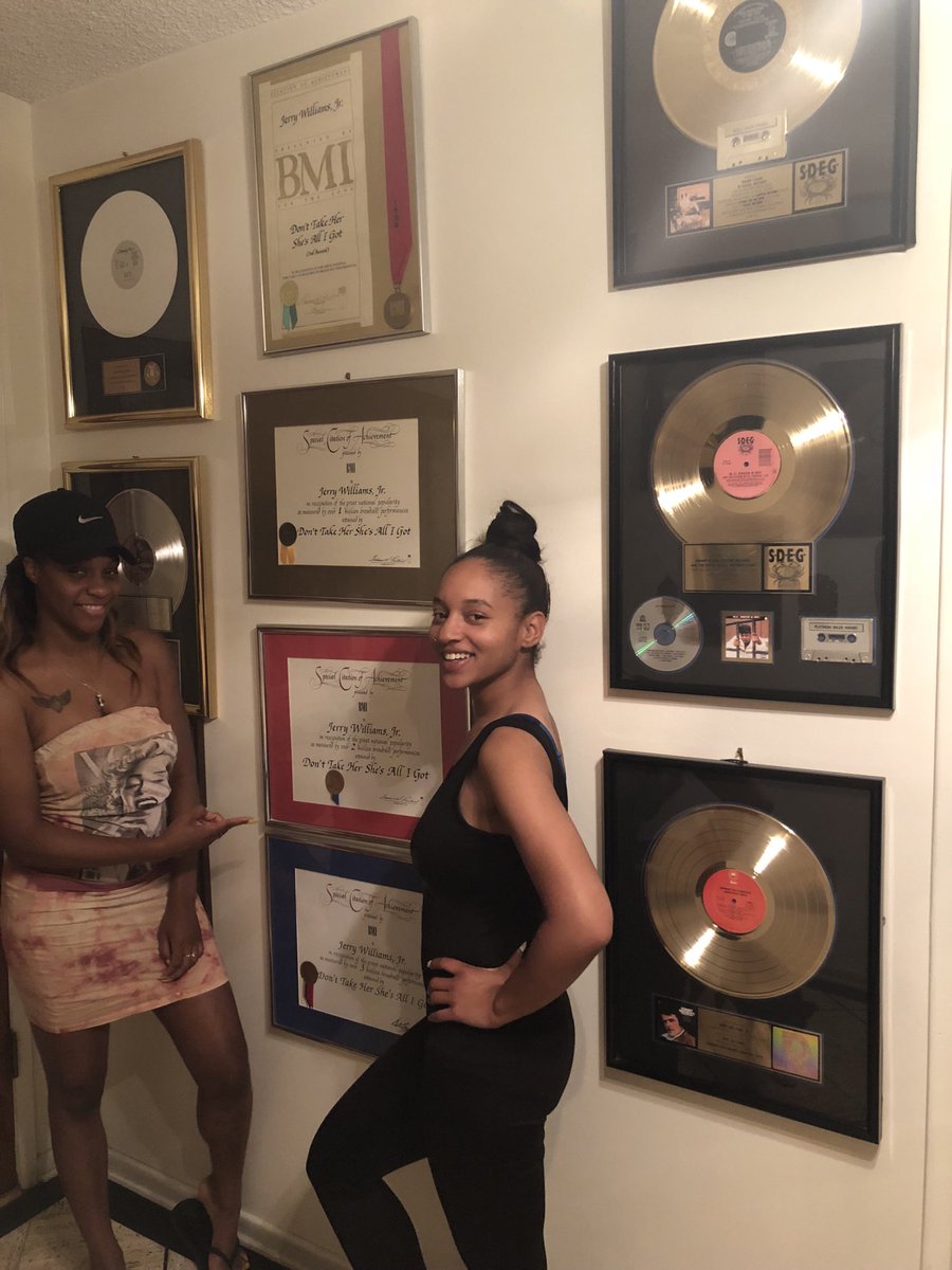 AndrejacksonP's tweet image. We got Gold and Platinum!
Looking to produce some new music.