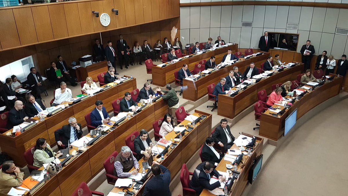 RevistaEmancipa's tweet photo. #EmancipaParaguay #ParidadSI
💪 Se aprobó en el Senado la Ley de paridad de género 🙋✊ 🎉
Las mujeres seguimos avanzando hacia los lugares que nos negaron.
▶ ¿Lo que viene? El tratamiento en Diputadxs
¡¡A continuar con esta avanzada!!💜💪 https://t.co/l9NUcjSbfk