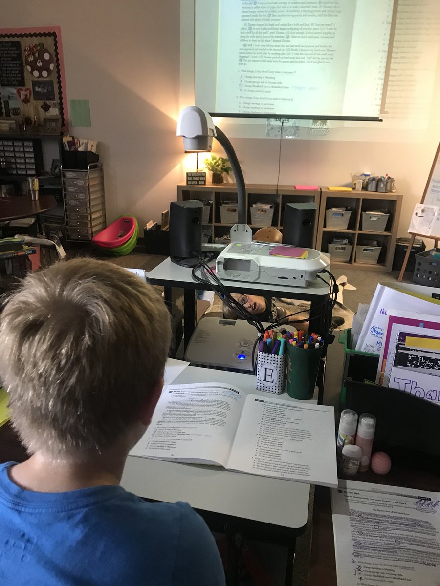 TeacherEmbley's tweet photo. #Studentmodeling correct Noun usage! #grammarpatrol #supportyouranswer #youteachus #wcerangers https://t.co/8SXzhhcivP
