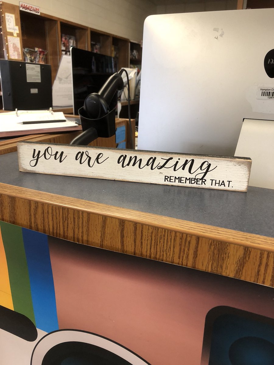 mrssextonreads's tweet image. #librarysignage ❤️❤️