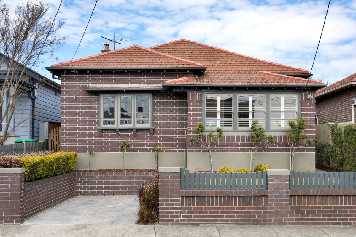 cobdenandhayson's tweet photo. 51 Bouvardia Street Russell Lea https://t.co/PB1FBQtrAt https://t.co/CuYW8rhmqf