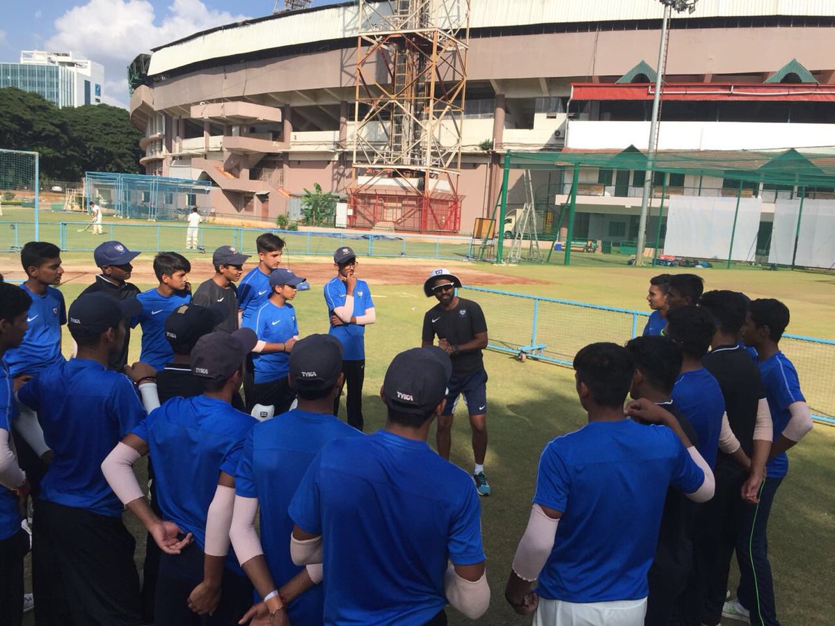 ajratra's tweet photo. Boys are very enthusiastic n energetic. #ajayratra #coach #fieldingsession #nca #indiau16 @BCCIdomestic https://t.co/yHlJix1Di8