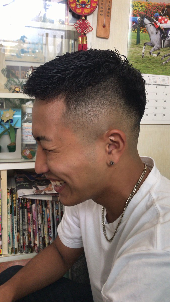 Barber Yamashi Twitterren 人気の濡れパン スキンフェードのお洒落ヘアスタイル 深夜営業23時迄の床屋受付は当日18時迄 T Co Fbntvixxkb 板橋区大山 板橋区役所前 遊座大山商店街 板橋区床屋 バーバー フェード 緩パン Barber Barberstyle Fade