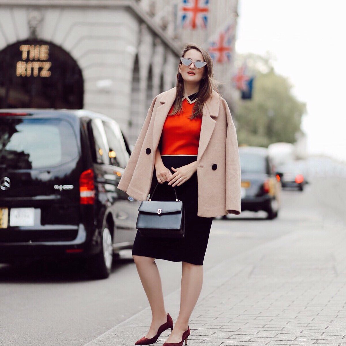 Elevating my Fall wardrobe with this knitted, figure-hugging dress from <a href="/Hobbs_London/">Hobbs London</a> ✨ 
What pieces are you looking forward to invest in this season? Follow this link to shop the dress: bit.ly/HobbsDress #HobbsLondon