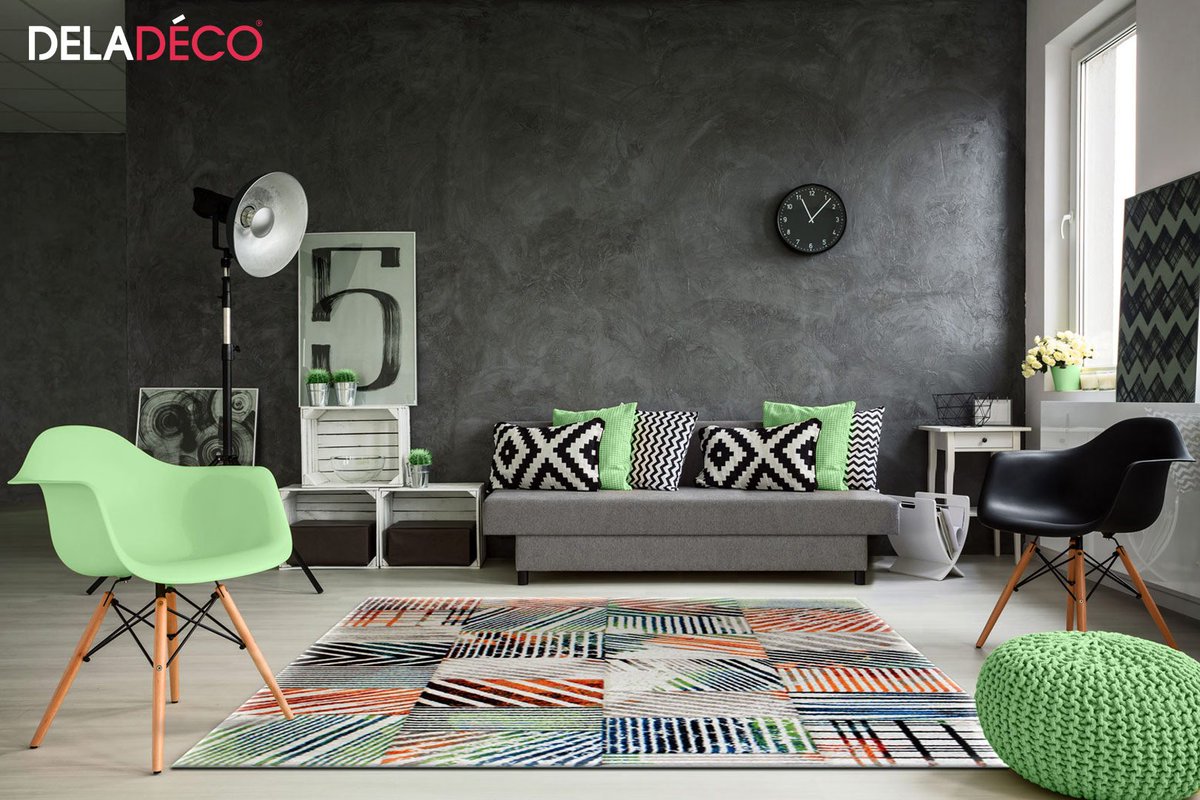 deladeco_fr's tweet photo. [ZOOM] Un tapis original pour un salon hors du commun. Oseriez-vous ce mélange de couleurs et de motifs? ;) #décoration #décosalon #salon #tapis #deladeco https://t.co/XkvFevNB0r