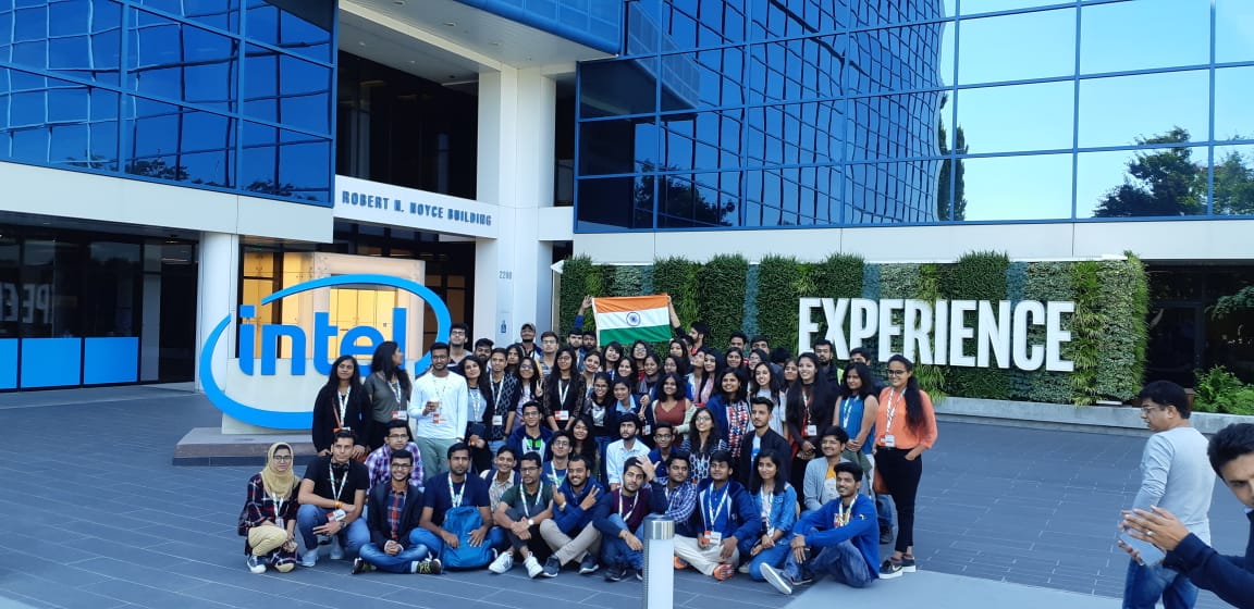 abhishe55018925's tweet photo. #iStartKnowledgeTour 
@shuklamanu9  Dream big don't be nervous from the struggles of life, keep your aim in your eye that what I learn from this tour till now. Opportunities are always find you if you have a Will to do something. JAI HIND JAI BHARAT https://t.co/PwqhEwduDN