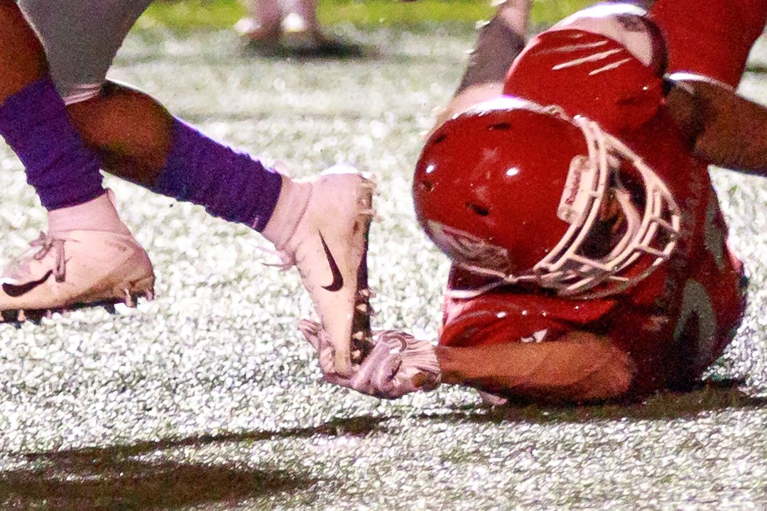 UWATigers's tweet photo. Looks like UWA only needed  2 fingers to trip up Miles tonight on this play in the 3rd quarter. https://t.co/Uju07lohoe