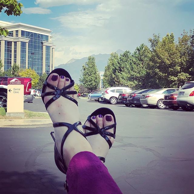 HeatherDeyrieux's tweet photo. #highaltitude #highstandards #highheels Great time meeting the #futuredentists of @rosemanasda @dentalcarealliance #dcastrongertogether #futuredentist #heellover #shoelove365 #shoelover @sam_edelman #mountainview @dcacareers https://t.co/YRWKXZfJKl https://t.co/40EQBoKPX4