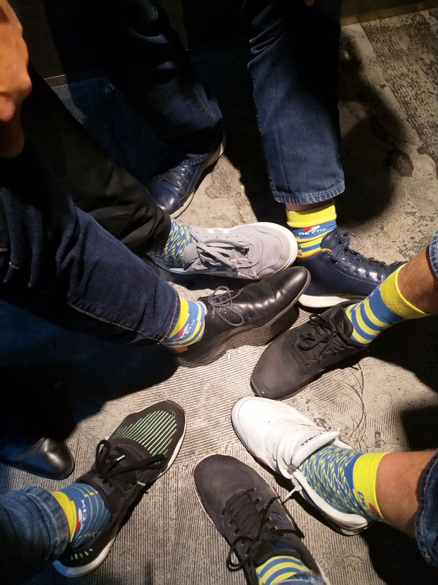 thking's tweet photo. The reunion of the #decixsocks during the @DECIX Round Table Dusseldorf yesterday night. #peeringfamily #interxonnection #fun https://t.co/FnAOm7w4Sn