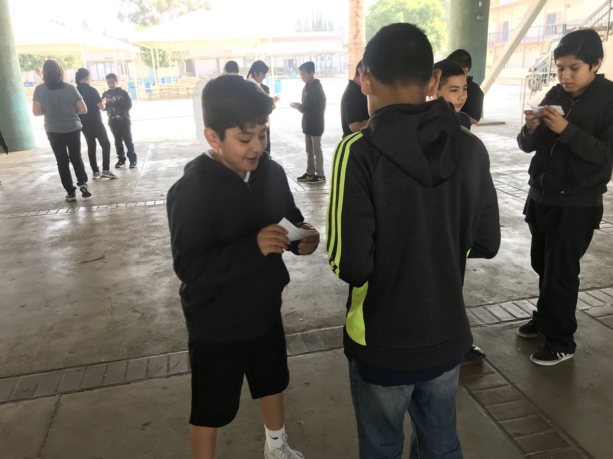Ripsie80's tweet photo. Our incredible 6th grade teachers providing student an opportunity to collaborate and review! #insideoutsidecircles #kagan! Great job, Mrs. Rigamat and Mrs. Arissian! #sanfernandoms @SFMSTrinidad @SFMSprincipal https://t.co/QTW2fwPnbs