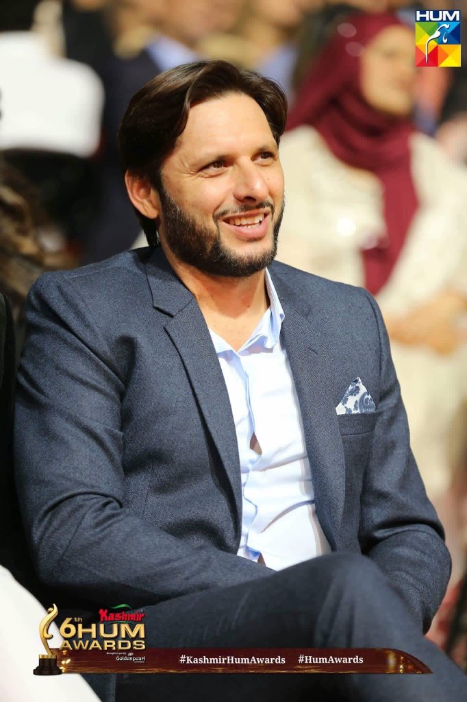 usmansatti476's tweet photo. Shahid Afridi ny Naswar lagai ha kisi ki behan Ka rishta nai mang liya ky log itny hyper horahy hain or post par post kar rahy hain 

Jao apny kaam sy kaam rahko kisi ko kuch kehny sy pehly apna gareeban dehko 

It is his personal thing jo dil chaiye uska wo kary #LalaForLife. https://t.co/DkPHqcFlaG