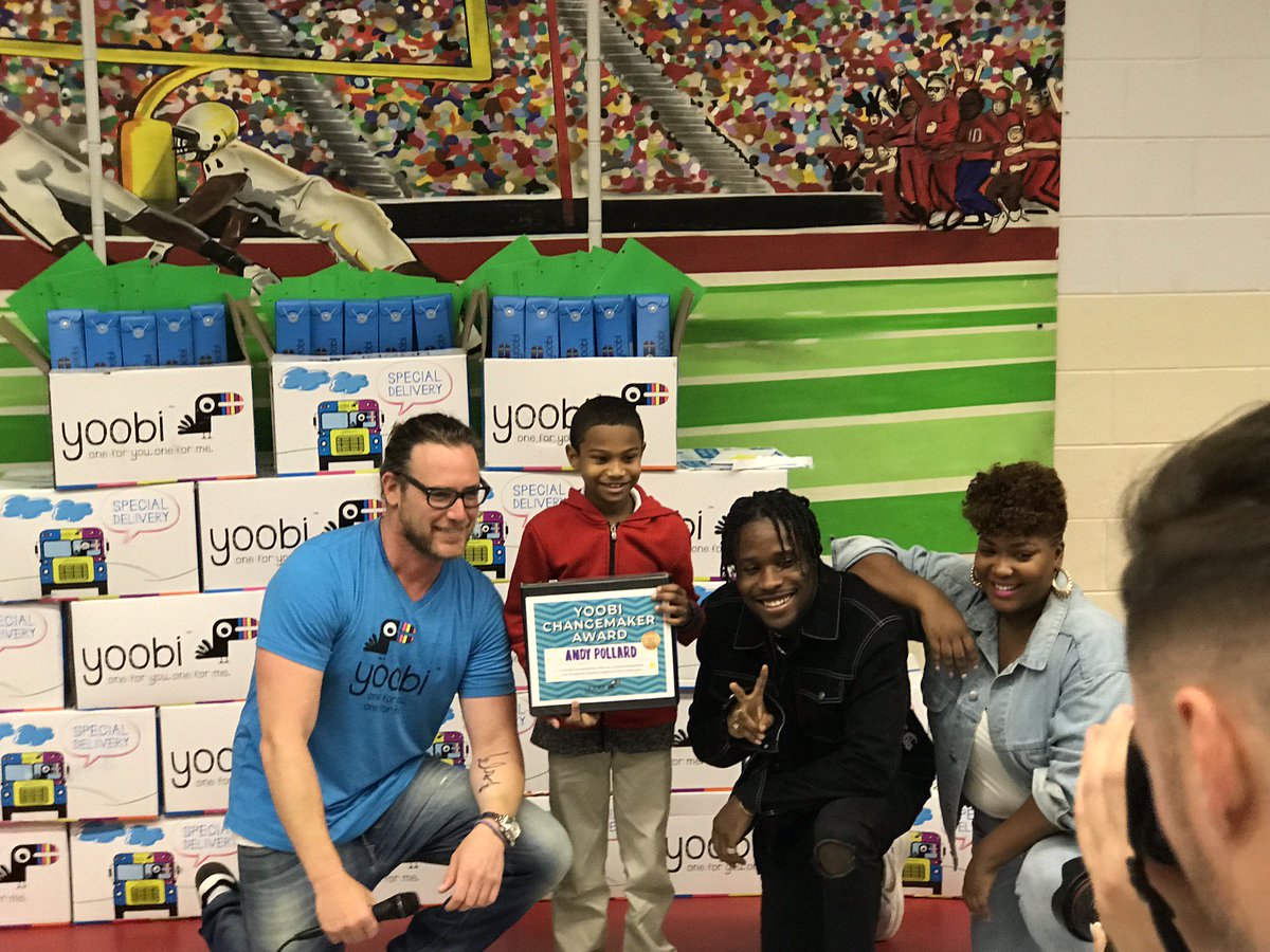 SpiderVerse's tweet photo. #TBT to #SpiderVerse’s @shameikmoore teaming up with @Yoobigives to kick-off the new school year with the students of #HambrickElementary. 🕷️ https://t.co/PKRIIEHfT6