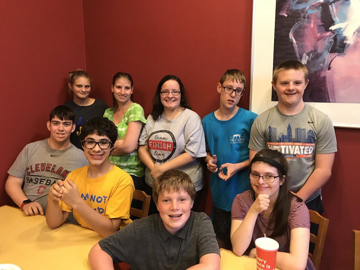 TurnersLearners's tweet photo. Pep talk, planning, and pizza for #TeamFinishLine as we head into the final 6 weeks before the marathon. I’m so proud of our athletes and can’t wait to see them smash the home stretch of our training! 

#dohardthings #teamwork https://t.co/jXkX5KMdoG