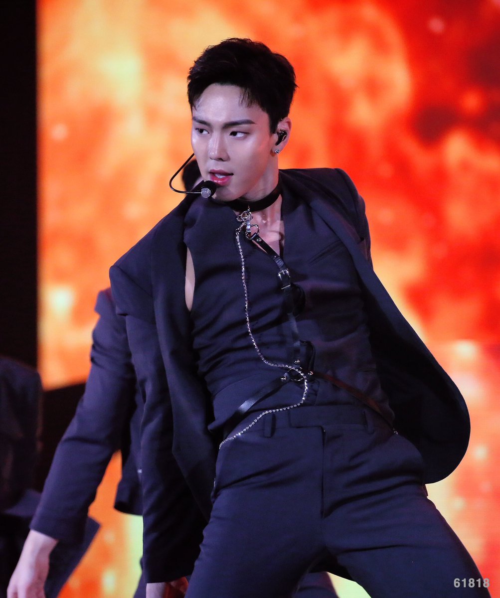 shownubrasil's tweet photo. • ◤ 30.08.18 - 📷 #SoribadaBestKMusicAwards ◢

#HQ: SORIBADA BEST K MUSIC AWARDS 2018 “STAGE"

Not my pic ◆ © 61818

#SHOWNU #셔누 #ショヌ
#MONSTA_X #몬스타엑스
#SoribadaAwards2018
#Soribada #Soribada2018
#SOBA #SOBA2018 https://t.co/uSlGxouZP6