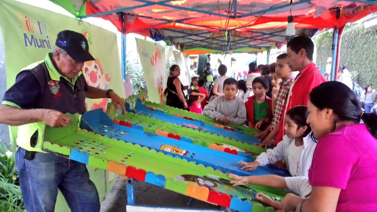 muniguate's tweet image. La Alcaldía Auxiliar de #Zona16, coordinó una noche  de sana convivencia para los vecinos de la colonia San Gaspar, actividad con el apoyo de la sub direccion de apoyo a comunidades en desarrollo.

#GuatemalaValeLaPena
#MuniGuate
#AlcaldiasAuxiliaresTrabajando