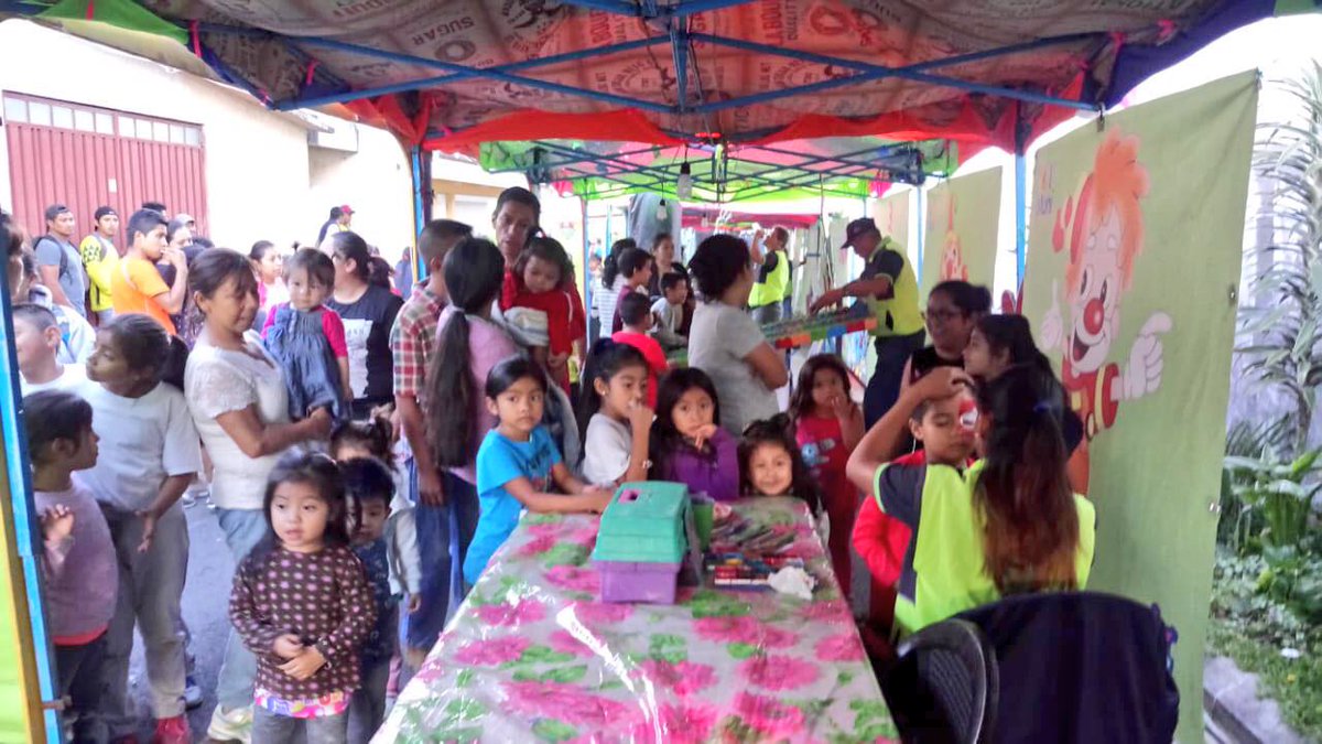 muniguate's tweet image. La Alcaldía Auxiliar de #Zona16, coordinó una noche  de sana convivencia para los vecinos de la colonia San Gaspar, actividad con el apoyo de la sub direccion de apoyo a comunidades en desarrollo.

#GuatemalaValeLaPena
#MuniGuate
#AlcaldiasAuxiliaresTrabajando