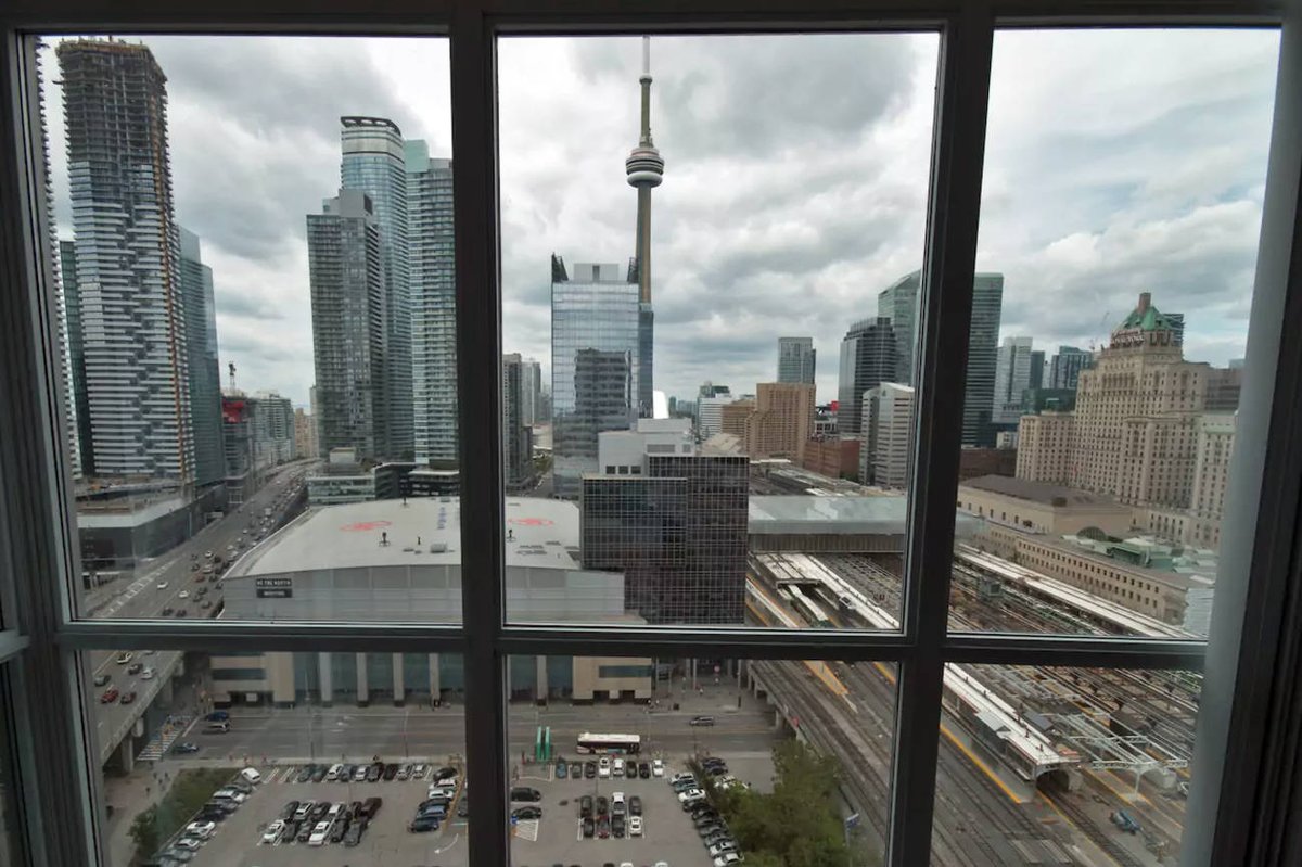 blogTO's tweet photo. Start of new #Airbnb rules in #Toronto delayed at least a year https://t.co/svbM8tHVvq https://t.co/MuT7EotlPZ