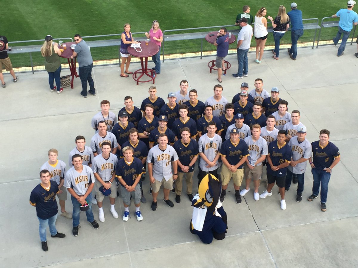 MSUB tonight at Dehler Park. Your 2018 Jackets out here passing out frisbees. Great way to kick off the fall. #doyoufeelthebuzz