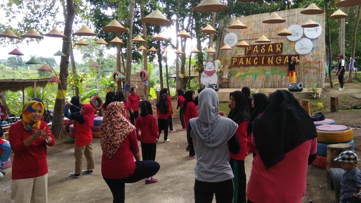 Riskygustinaa's tweet photo. Lokasinya Instagramable, panggung pentas, lapak kuliner, serta wahana permainan seperti panahan membuatnya lekas jadi nge-hits.
Yuk ke #PasarPancingan π @ZarKasitastura @mala_ajaa @AndiniNuria @alambanten @infoseni @angtekkhun @YuniNY @Farini972 #DestinasiDigitalGenpiGass https://t.co/SrDlXU8W2f