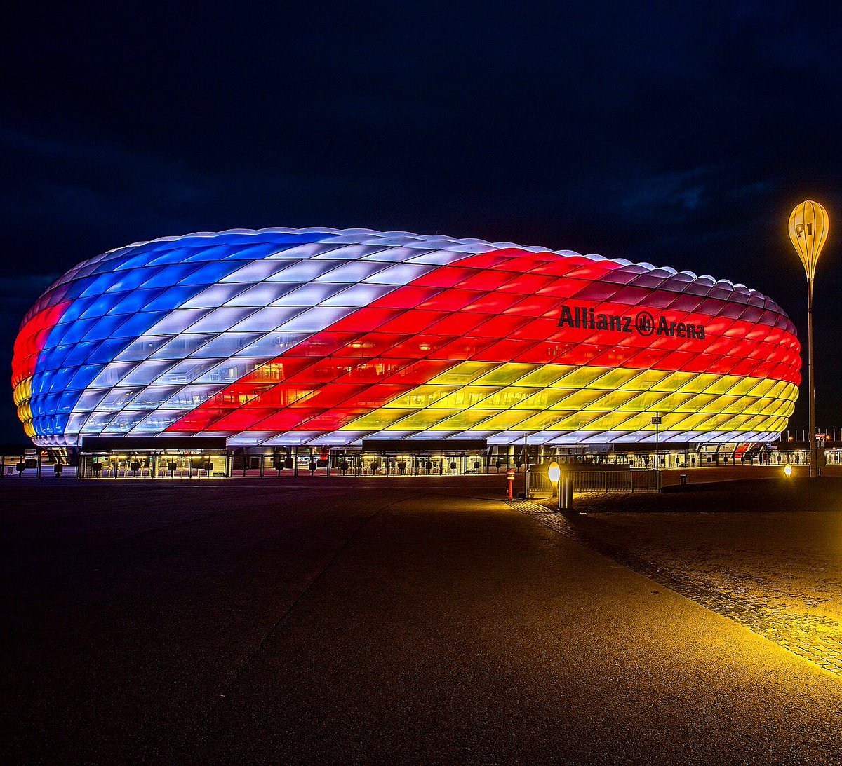 Juez Central on Twitter: "El Allianz Arena de Munich, hoy ...