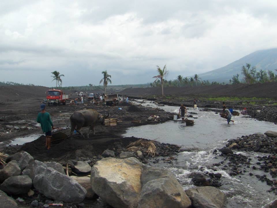 prp3theauthor's tweet image. Path of a pyroclastic flow near Mt Mayon #Volcano in the Philippines #mtmayon #pyroclasticflow #mayon #philippines #visitphilippines #visitphilippines #explorephilippines #trek #trekking #travel #traveling #traveler #explore #explorer #worldtravel #worldtraveler #prp3theauthor