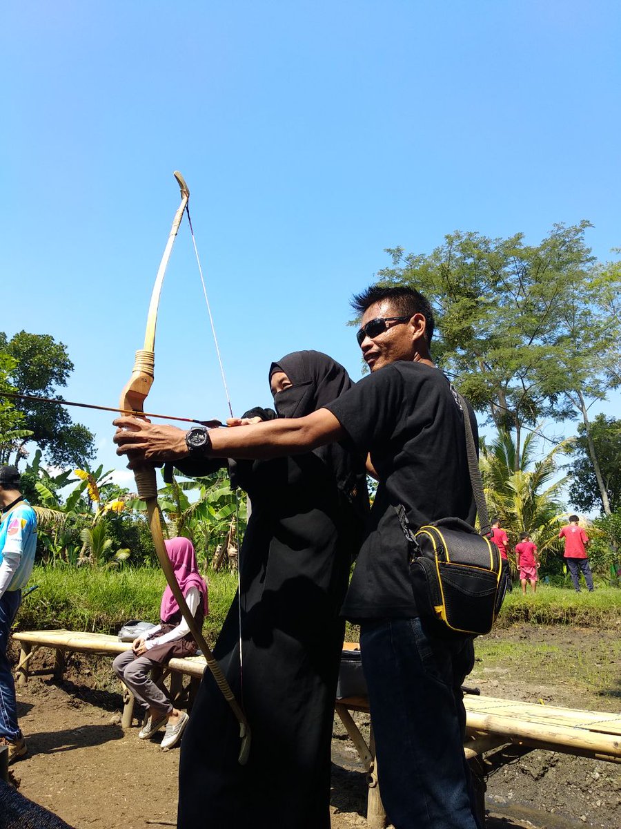 Riskygustinaa's tweet photo. Lokasi yang Instagramable, panggung pentas, lapak-lapak kuliner, serta wahana permainan seperti panahan membuatnya lekas jadi nge-hits. π
ke #PasarPancingan aja yukss π#DestinasiDigitalGenpiGass https://t.co/WjlXEAJcpk