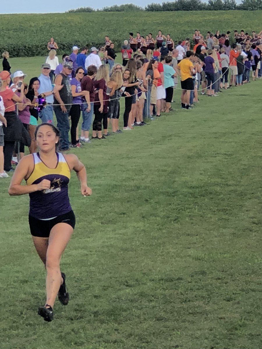 JCSD_GirlsXCTF's tweet photo. 1,2,3 Lindsey, Kaya, Bailey in JV Bobcat XC #RollDragz https://t.co/xocYB1YLTj