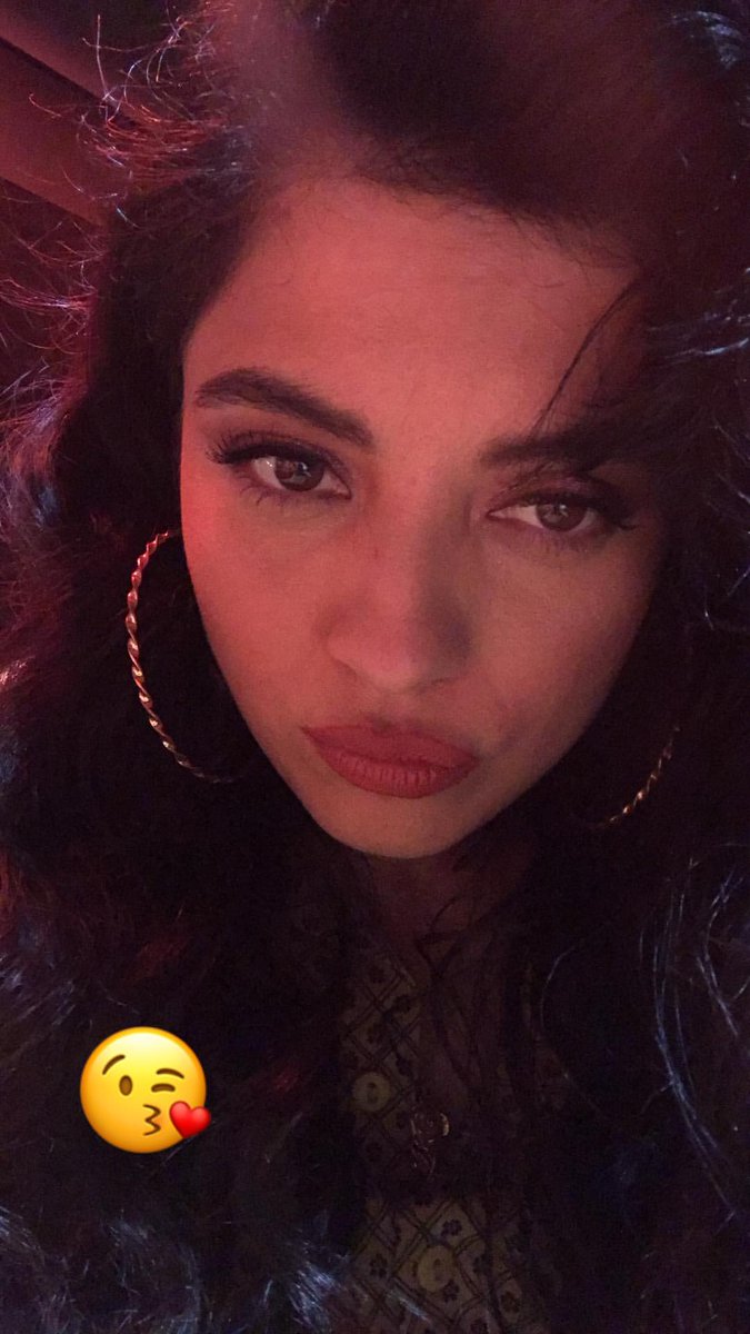 Fans_Yucatan's tweet photo. Mañana @monlaferte estrena nuevo sencillo #ElBesoMon  emocionada se espera con ancias 👐👐👐👐  #ElBeso https://t.co/tbJjcJXsJD