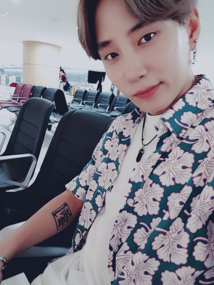 MVP_PH's tweet photo. #강한 ) 잘도착했습니다🛫🛬
#엠브이피 #MVP #KangHan #일본 https://t.co/LGMenxqLGp