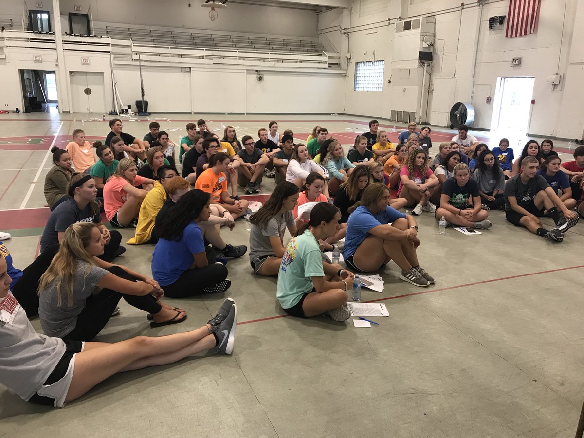 LPHS_Link_Crew's tweet image. Some awesome pics of today’s #LinkLeader training! #WeAreLP  #TotalSupport