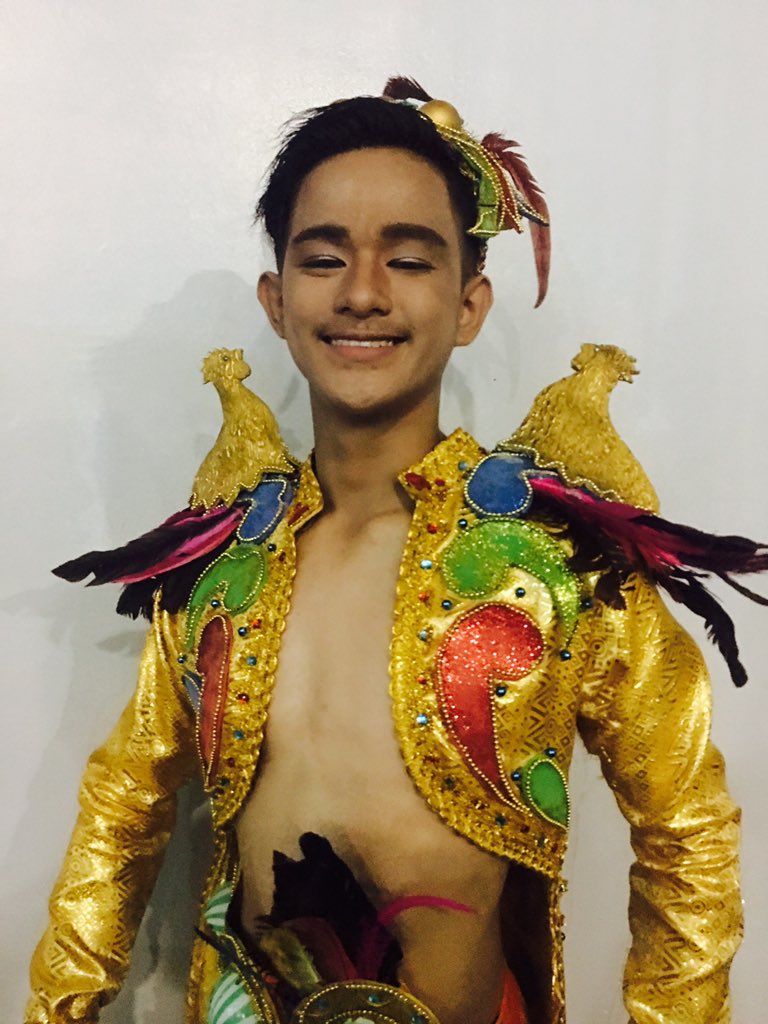 JaneoJana's tweet photo. Congratulations @JoloBArce1 LakanNgBuayan2018
#Mr.Photogenic
#BridgetteChoiceAward
#BestInPhilippineFestivalAttire
#BestInProduction
#BestInPlaysuit
#BestInFormal
#BestInInterview
More crowns to come pa anak
๐๐๐๐๐๐ https://t.co/sM2vNw7CVk