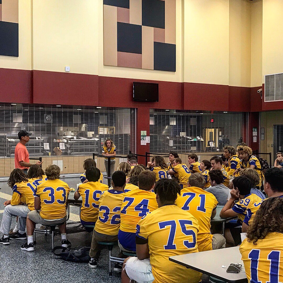 ChrisRegan23's tweet image. Our @FCA_TCoast Staff &amp;amp; Volunteers had a great connect with @MartinCoSports Freshman/JV/Varsity football teams today! Jay Holland spoke to the varsity team on manhood. ”A boy uses his strength to get what he wants, But a man uses his strength to take care of people” 🔥#makingmen