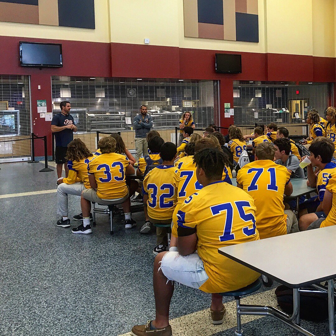 ChrisRegan23's tweet image. Our @FCA_TCoast Staff &amp;amp; Volunteers had a great connect with @MartinCoSports Freshman/JV/Varsity football teams today! Jay Holland spoke to the varsity team on manhood. ”A boy uses his strength to get what he wants, But a man uses his strength to take care of people” 🔥#makingmen