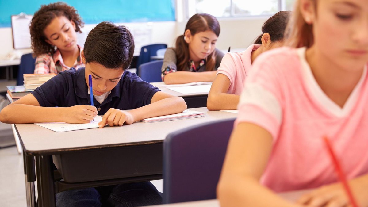 edutopia's tweet photo. Transition shock is a form of stress that impacts English language learners in particular. Strategies that can help: An organized environment, crossing midline activities, expressive therapy, and seeking out their strengths. https://t.co/ywO9U29gcB https://t.co/L7V60bg4dj