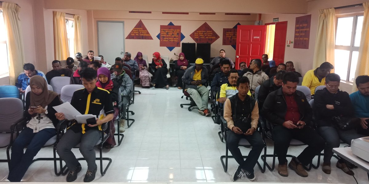 JkrCameron's tweet photo. Majlis Perhimpunan Pagi Peringkat Jabatan Kerja Raya Cameron Highlands 
#JKRCH #jasakepadarakyat https://t.co/Eye6vFVQhJ