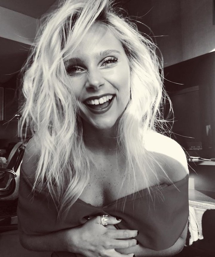 rockzenere's tweet photo. Da RT para que Valentina sonriendo llegue al tl de alguien mas https://t.co/KirWqeE8IB