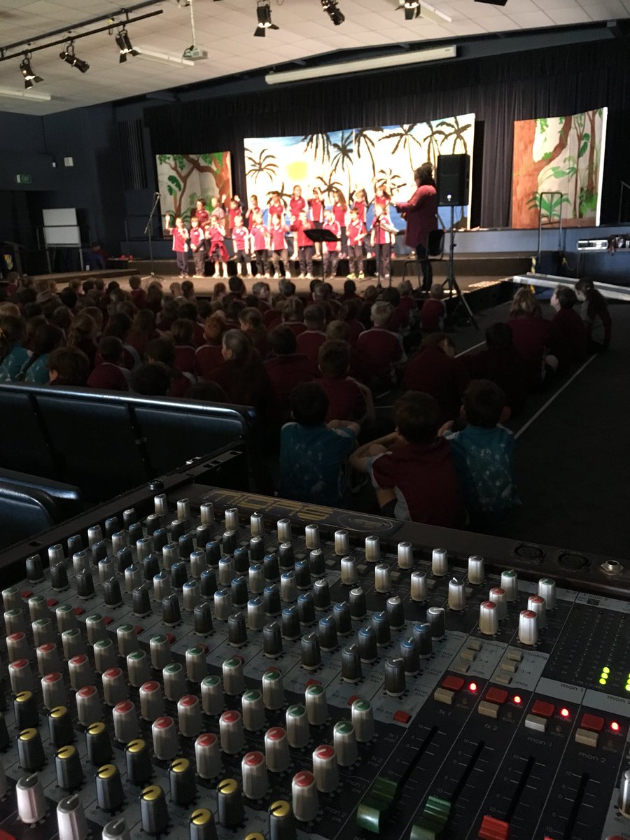 WangarattaPS's tweet photo. Putting on the final touches to our Caribbean Nights performance https://t.co/nUmq0smkYW
