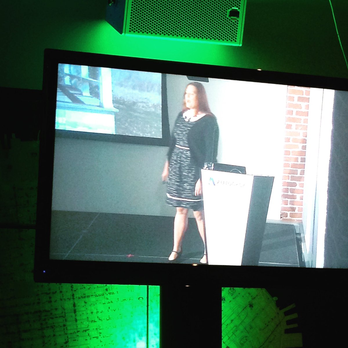 cyclotronroad's tweet photo. Came to @autodesk #designnight to see our Entrepreneur-in-Residence @dapplestone talk abt the state of manufacturing in the US and the massive opportunity for women but the room was packed! we had to watch from the next room #goodproblems #womenswork #daughtersofrosie @saildrone https://t.co/XLVds8csiM