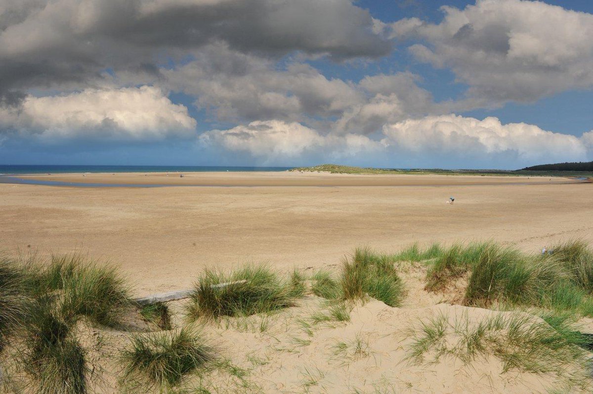 visitnorfolk's tweet image. Off to @Holkham this weekend? You can enjoy the FAB new visitor facilities as well as, according to readers of @BBCCountryfile magazine, the best beach in Britain bit.ly/2oGeMin #FridayMotivation