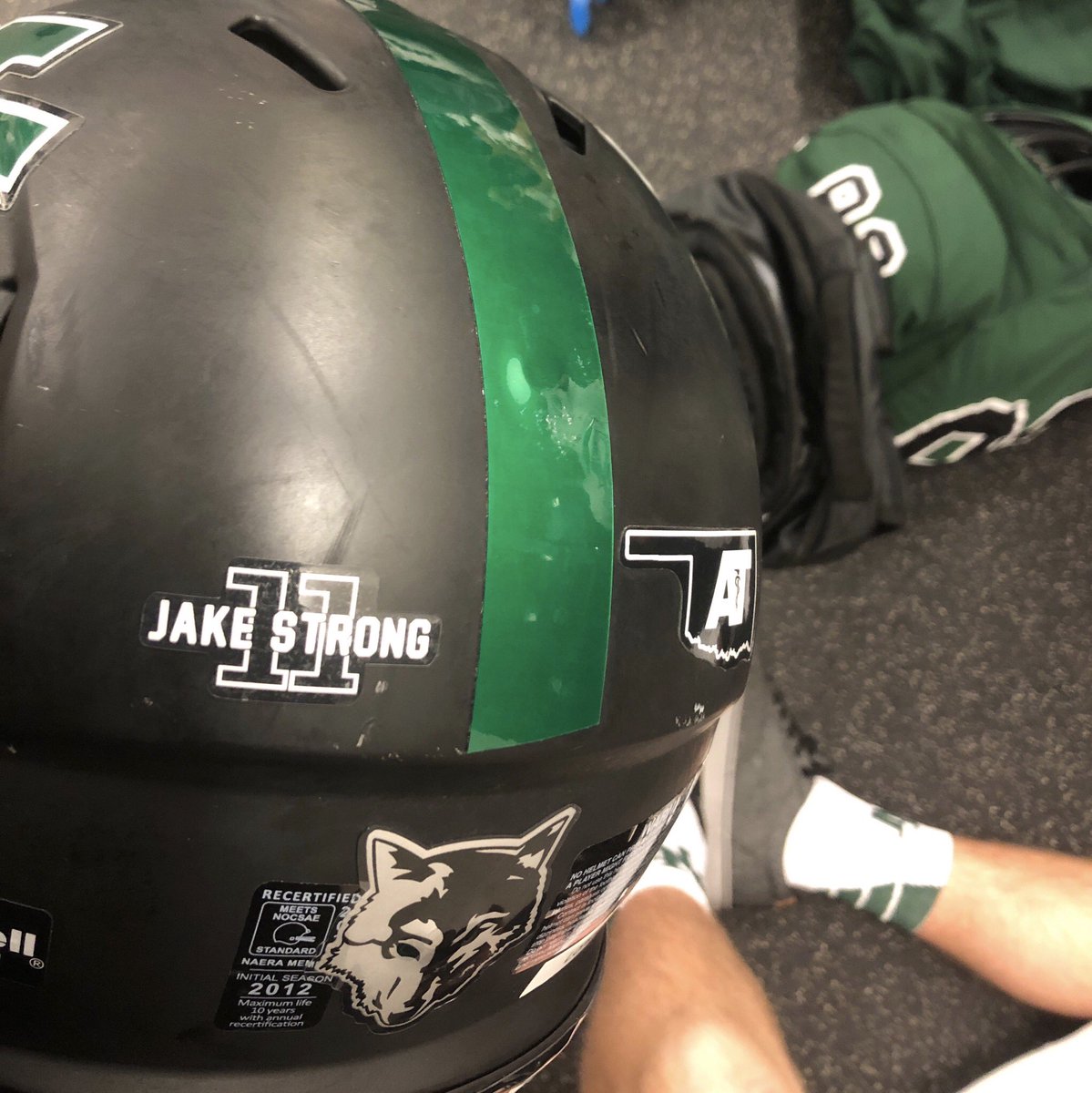 GDSdecals's tweet photo. We made a few last minute changes before the helmets hit the field, but the message remains the same #prayforjake #jakestrong #OKPreps https://t.co/qELQjLeLo1