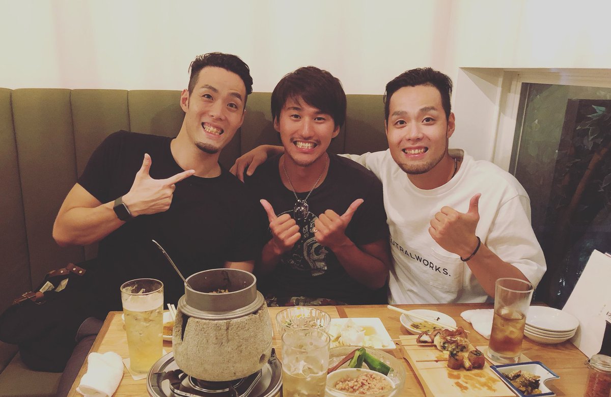 Maeda_Brothers's tweet image. 👍👍👍
中央大学の後輩、砂間敬太。
先日のアジア大会、200m背泳ぎ3位！パンパシ5位！
おめでとう🎉
まずは2020に向かってGo!Go!
#chuouniv #backstroker #panpacs #asia #medalist #パンパシ水泳 #アジア大会 #japan #itoman #イトマン東進 #speedo #swim #swimmer #swimming