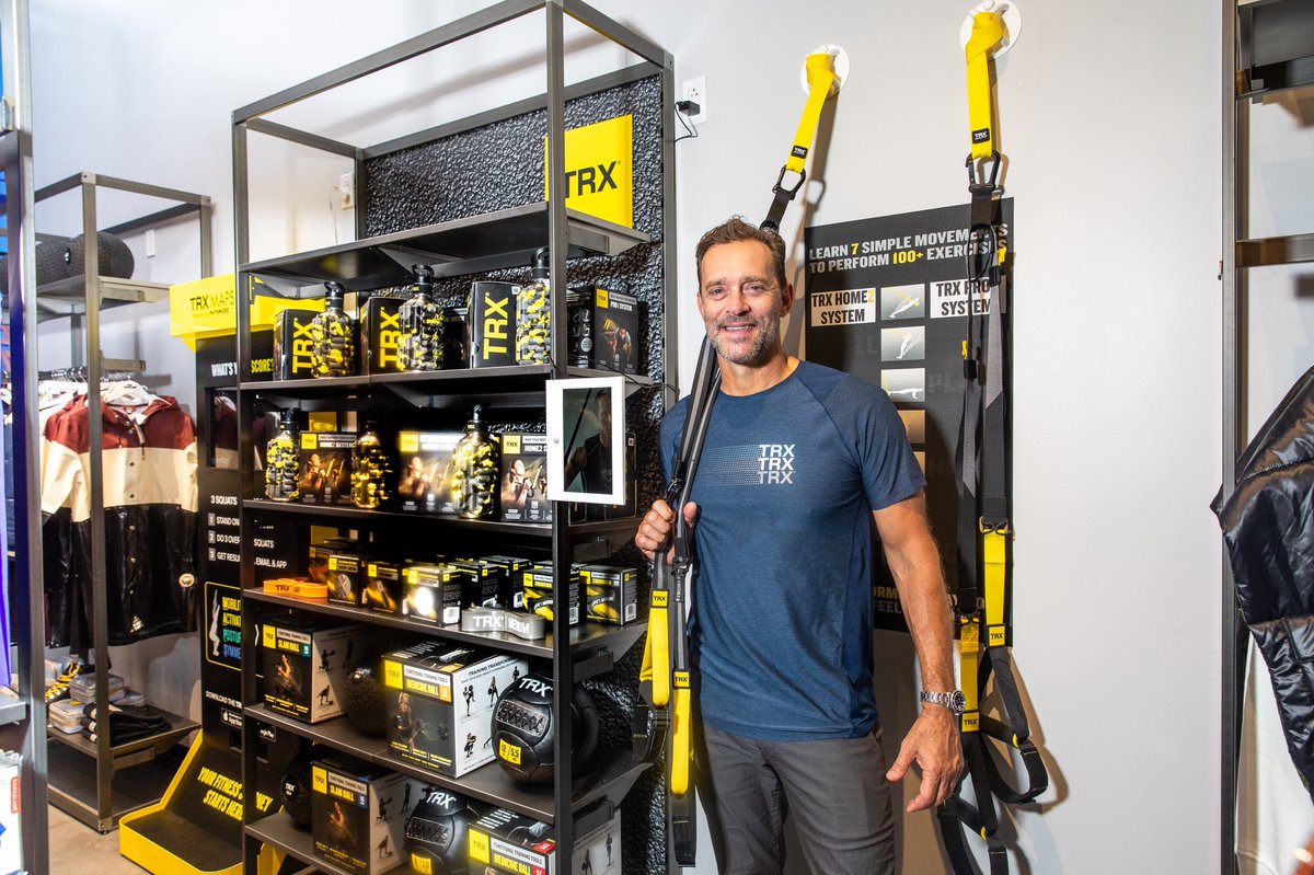randyhetrick's tweet image. So excited to be in NYC for the launch of The Carousel at @bloomingdales. A first for @trxtraining, we’ll be offering #TRX classes in-store for the next 8 weeks. Tell your friends &amp;amp; family to check us out at the NYC (59th St &amp;amp; Soho), LA (Century City) or SF stores. #Made2Move